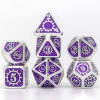 Vente en gros de dés de jeu promotionnels en alliage de zinc coloré, forme et emballage personnalisables, boîte de dés, design moderne et tendance, taille personnalisée