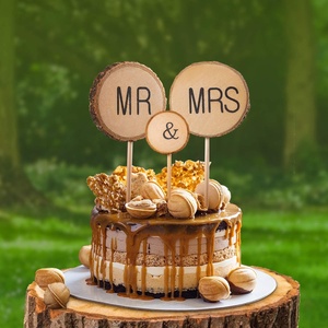 Ensemble de décorations de gâteau de mariage rustique de qualité supérieure 3 pièces Mr Mrs avec écorce Décoration de mariage en bois de qualité supérieure Fournitures de fête promotionnelles - Product Image 1