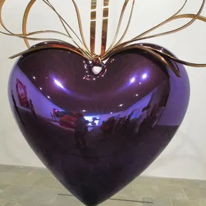 Patung Hati Gantung Serat Kaca Modern Terkenal Seniman Grosir untuk Pusat Perbelanjaan