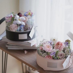 Elegante caja circular de tubo de papel para empaque de regalos florales, se puede personalizar según las necesidades. - Product Image 3