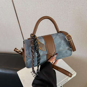 กระเป๋าสะพายไหล่ทรงสี่เหลี่ยมคุณภาพสูงรุ่นใหม่ พร้อมจี้ห้อย กระเป๋าทรงอานม้าสำหรับผู้หญิง - Product Image 6