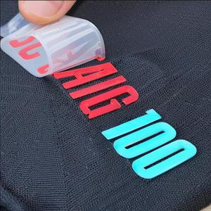 Adesivo in Silicone Personalizzato <span class=keywords><strong>per</strong></span> T-Shirt con Trasferimento a Caldo, Etichetta 3D in Silicone <span class=keywords><strong>per</strong></span> Stampa su Abbigliamento, Logo in Silicone <span class=keywords><strong>per</strong></span> Vestiti - Product Image 2