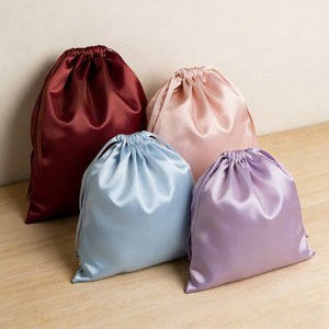 Pochette OEM en satin imitation soie doux au toucher avec cordon de serrage, lisse et soyeux, pour emballage de masques oculaires et sacs pour extensions capillaires - Product Image 2