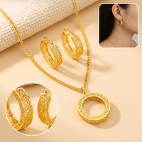 Conjunto de Collar y Pendientes con Geometría Trenzada Chapados en Oro, Colección de Boda, Hechos de Aleación, Conjuntos de Joyería Inspirados en Diseñadores