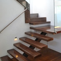 Escalier moderne en bois de hêtre courbé en forme de L pliable