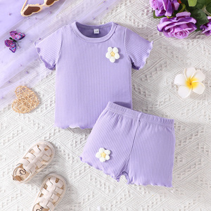 Conjunto Deportivo de Dos Piezas para Niñas, Estilo Casual, Verano, Top Sólido y Pantalones Cortos, Transpirable, Suave, Poliéster/Algodón - Product Image 1