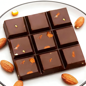 Barre <span class=keywords><strong>chocolat</strong></span>ée riche en protéines avec amandes entières et maïs croustillant 65g, beurre de cacao pur, collation énergétique, alimentation saine, <span class=keywords><strong>chocolat</strong></span> en gros - Product Image 1