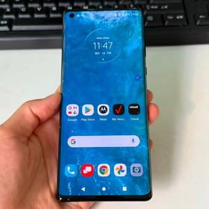 Téléphone portable intelligent d'occasion Moto Edge+ Xt2061 5G débloqué de haute qualité (2020) – État quasi neuf (95%) - Product Image 3