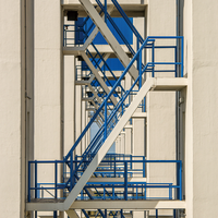 Escalier coupe-feu Prima EXIT-Use en acier et alliage d'aluminium pour projets de soudure en extérieur (parcs et villas)