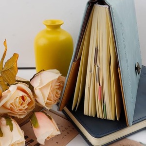 <span class=keywords><strong>Marque</strong></span>-pages magnétiques en cuir PU personnalisés, colorés et multifonctionnels - Cadeaux mignons pour les enseignants et les amoureux des livres - Product Image 3