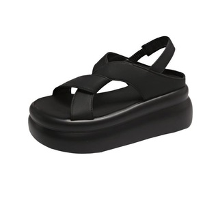 Zapatos casuales de verano para mujer, nuevo estilo 2025, con diseño de alta gama y a la moda, combinados con una falda, deportivos de suela gruesa - Product Image 3