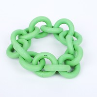Bracelet multicolore entrelacé pour femme, chaîne à boucles de couleur mate, style minimaliste géométrique, accessoire de mode audacieux pour le poignet