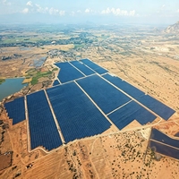 Pieux hélicoïdaux en acier Q235B EN1090 de 1500 mm, galvanisés à chaud, de 85 m, pour système de montage solaire, garantie 15 ans+, vente en gros