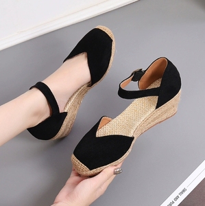 Espadrilles de style européen et américain, nouveau modèle, compensées, en daim, à bride cheville, à talon haut, découpées, en paille tressée - Product Image 1