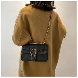 กระเป๋าถือผู้หญิงแฟชั่นทันสมัยราคาถูก คุณภาพดี หนัง PU สายโซ่ ดีไซน์เรียบหรู รุ่นปี 2025 - Product Image 3