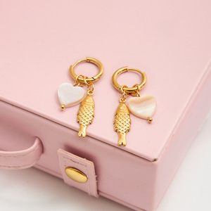 Boucles d'oreilles pendantes en perles croisées, plaquées or, en acier inoxydable, bijoux à porter au quotidien - Product Image 4