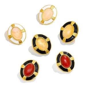 ต่างหูสตั๊ดแบรนด์ดัง สแตนเลสสตีลเคลือบ PVD ป้องกันการแพ้ ทันสมัย ขายส่ง สำหรับผู้หญิง - Product Image 3