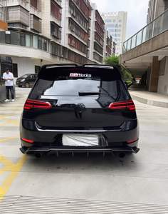 Auto Usata in Vendita a Prezzo Vantaggioso, Golf GTI Nera Potente 2.0T con Alettone DBworks e Cerchi Dorati, Piena di Sportività - Product Image 6