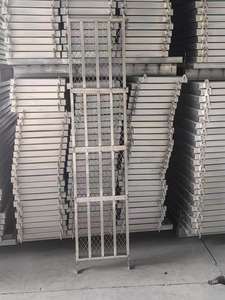 Escalier de sécurité pour échafaudage avec mains courantes pour un accès sécurisé aux plates-formes - Product Image 4