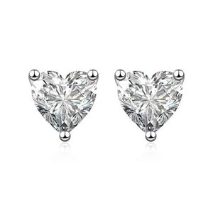Pendientes de Diamantes Cultivados en Laboratorio HPHT de Platino Pt950 con Corte de Corazón de 3 Puntas, Románticos y Brillantes - Product Image 1