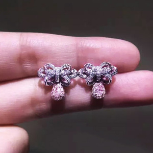 Orecchini Pendenti Classici in Lega con Fiocco Rosa per Donne - Product Image 5