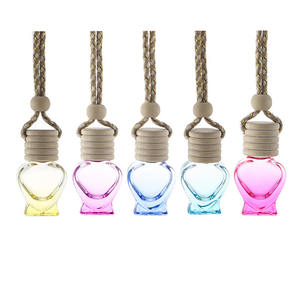 Flacon de parfum pour voiture en verre transparent coloré en forme de cœur de 6 ml avec bouchon à vis - Product Image 5