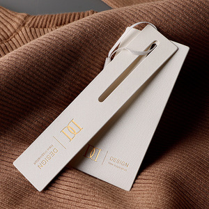 Tùy chỉnh thanh Lịch Tinh Tế Sáng Tạo Treo <span class=keywords><strong>tag</strong></span> vàng dập nổi giấy treo <span class=keywords><strong>Tag</strong></span> cho hàng may mặc hình dạng đặc biệt hangtag - Product Image 2