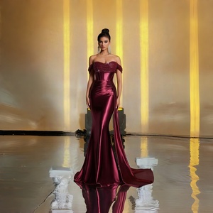 Lussuoso Abito Rosso Vino Taglie Forti con Spalle Scoperte, Vestito con Decorazioni Floreali 3D e Perle per Serate Eleganti e Sensuali - Product Image 1