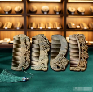 หวีไม้จันทน์เขียวแบบพกพา ขนาด 11 ซม. สำหรับใช้ในบ้าน - Product Image 1