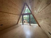 Cabane en bois préfabriquée en forme de A, isolée pour l'hiver, idéale pour le glamping, petite maison pour les stations balnéaires et les séjours en famille