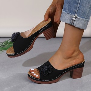 รองเท้าส้นสูงแบบเปิดนิ้วเท้าแฟชั่นประดับดอกไม้ ส้นหนา สายคาดเส้นเดียว สำหรับผู้หญิง ไซส์ 43 รุ่นใหม่รับซัมเมอร์ - Product Image 2