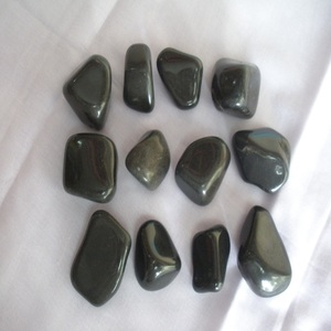 Piedras de Río multicolores blancas pulidas/guijarros de mar adoquines guijarros artificiales para pavimentación de jardín decoración al aire libre en venta al por mayor - Product Image 1