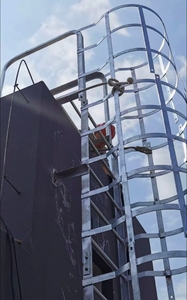 Échelle de sécurité <span class=keywords><strong>pour</strong></span> <span class=keywords><strong>chat</strong></span> d'entrée de bâtiment industriel Escalier d'escalade en acier avec échafaudage de réservoir d'eau sur le toit - Product Image 5