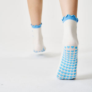 Chaussettes de yoga à volants antidérapantes, idéales pour le ballet, le fitness, la broderie et le Pilates - Product Image 4