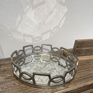 Plateau miroir en métal avec cadre doré de luxe pour coiffeuse, parfum, bijoux et décoration d'intérieur avec une surface miroir élégante et brillante - Product Image 1