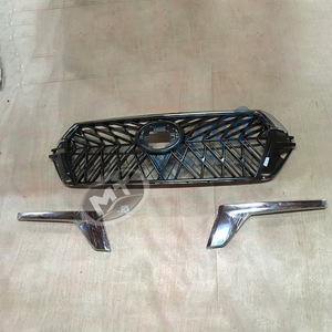 Parrilla negra de alto brillo para Land Cruiser LC200 2016 (adaptable a modificaciones) - Product Image 3