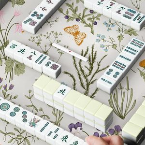 Premium flanellen mahjong-tafelmat Kaartspellen Duurzaam vilten speeloppervlak Cadeaus voor vrouwen en bordspelgenieters Verdant Bloom - Product Image 4