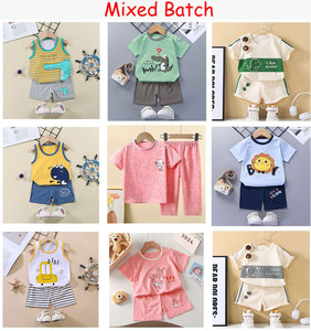 Conjuntos de verano para niños de 2 piezas, mezcla aleatoria, camiseta de algodón, pantalones cortos, estampado de dibujos animados a rayas, ropa para niños y niñas - Product Image 3
