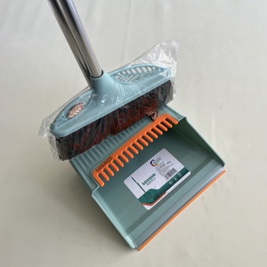 Vente directe d'usine balai et pelle à poussière ensemble PP tête de balai à <span class=keywords><strong>cheveux</strong></span> doux manche à balai en métal Durable pour le nettoyage des sols de bureau à domicile - Product Image 5