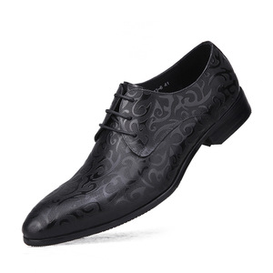 Chaussures habillées Oxford pour hommes en cuir italien, luxueuses et neuves, à bout pointu et design antidérapant. - Product Image 4