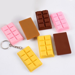 <span class=keywords><strong>Porte</strong></span>-clés PVC léger et créatif en forme de chocolat simulé, idéal pour les cadeaux promotionnels – Nouveauté 2026, Vente Flash - Product Image 3