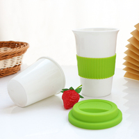 Mug de voyage en céramique en gros, porcelaine blanche, porcelaine osseuse, tasse d'accompagnement avec couvercle en silicone