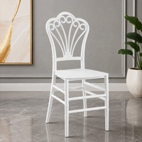 Chaise de banquet en plastique pour hôtel, idéale pour les mariages, les fêtes et la décoration événementielle – Chaise de salle à manger empilable pour la location, la restauration et les fournitures de cérémonie
