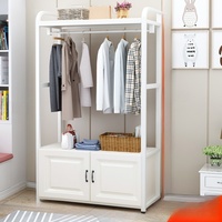 Porte-manteau moderne en bois – Meuble de maison durable et écologique
