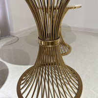 Table console de luxe sur mesure avec plateau en marbre naturel robuste et base en acier inoxydable pour la décoration du salon