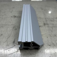 Profilé en aluminium industriel sur mesure usiné par CNC avec livraison directe d'usine