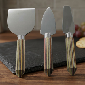 VerdeStone Ensemble de 3 pièces : Planche à fromage en bambou, Manches en résine forestière, Planche à découper, Couteaux en acier inoxydable, Kit cadeau - Product Image 1