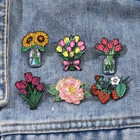 Pin Decorativo de Solapa de Metal Esmaltado con Diseño Floral de Jarrón Botánico
