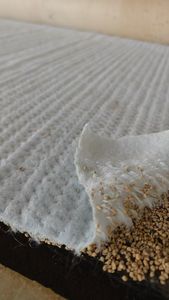 JINLUYANG Bâche imperméable GCL auto-cicatrisante aiguilletée en bentonite de sodium naturelle 4000g 4800g 5000g Géomembrane en argile synthétique - Product Image 4