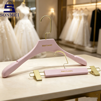 Cintres en bois personnalisés roses pour vêtements féminins, pour robes et jupes, résistants et de qualité supérieure